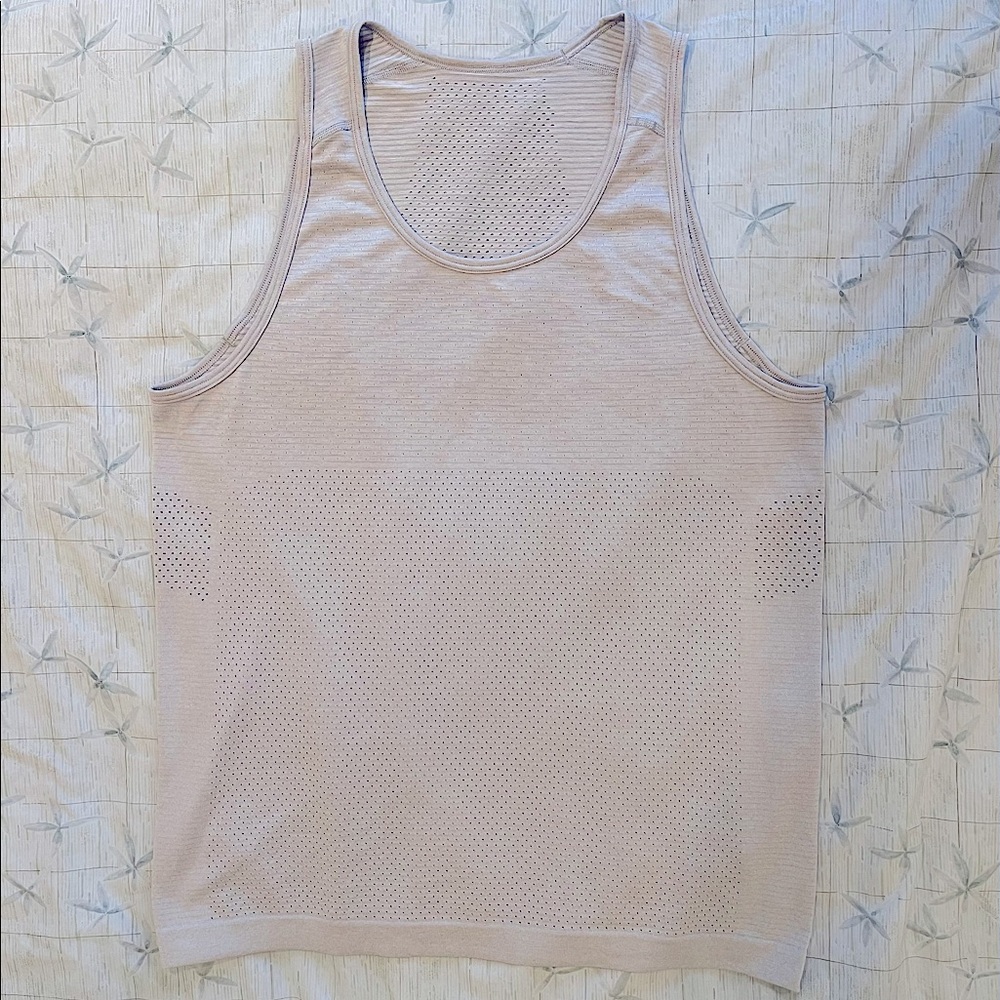 Metal vent breathe Tank Top Medium (barely worn)